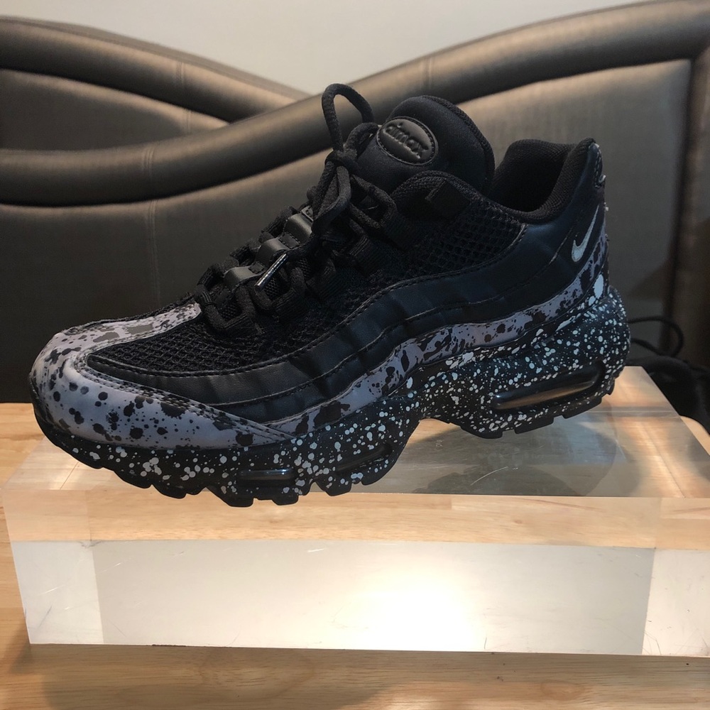 SOLD!! Nike Air Max 95 SE black splatter